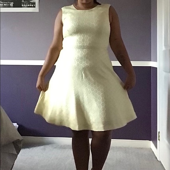 Yellow semi-formal dress - Picture 2 of 2